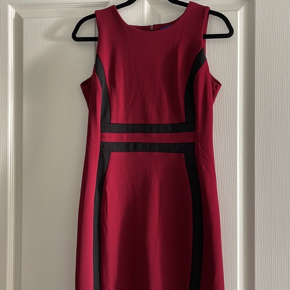 🎉 2X HOST PICK 🎉 Wine color Colorblock sheath sleeveless stretch dress - NWT - Picture 7 of 12